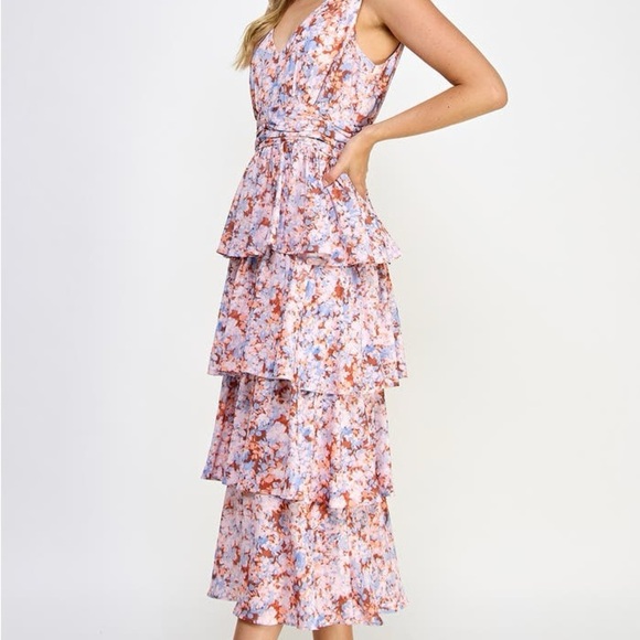 Nordstrom Ruffle Midi Dress
KOKO + MASON NWT Size Large - Picture 2 of 9